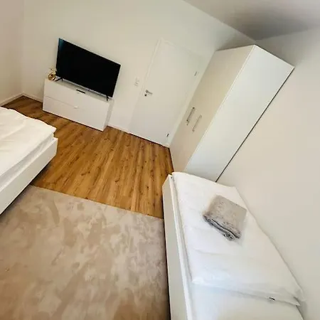 Kj Ferienwohnung Im Zentrum-balkon-pool-garage-wifi Augsburg