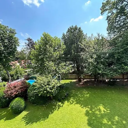 Kj Ferienwohnung Im Zentrum-balkon-pool-garage-wifi * Augsburg