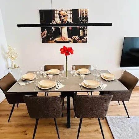 Kj Ferienwohnung Im Zentrum-balkon-pool-garage-wifi * Augsburg