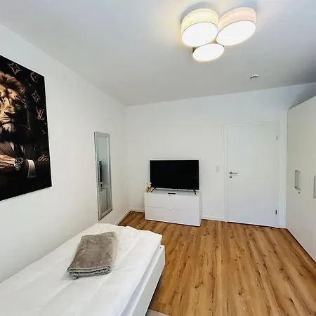 Kj Ferienwohnung Im Zentrum-balkon-pool-garage-wifi * Augsburg